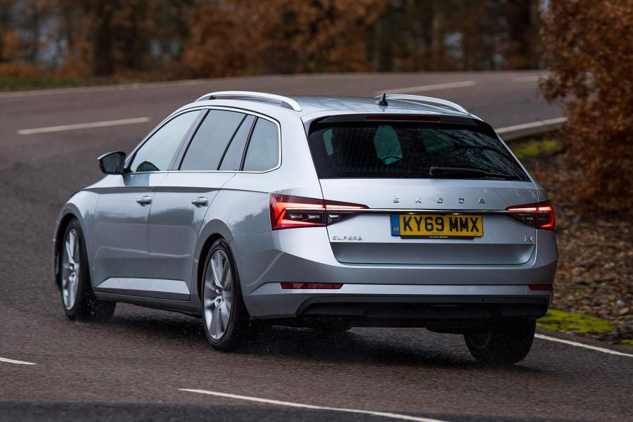  Skoda Superb iV Combi (3V) 2019 года  (UK) (фото 6 из 19)